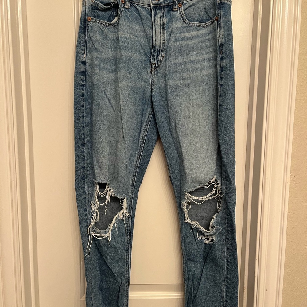 American Eagle Distressed Mom Jean